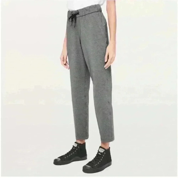 Lululemon On The Fly Mid-Rise Pant in Heathered gray - Picture 2 of 9